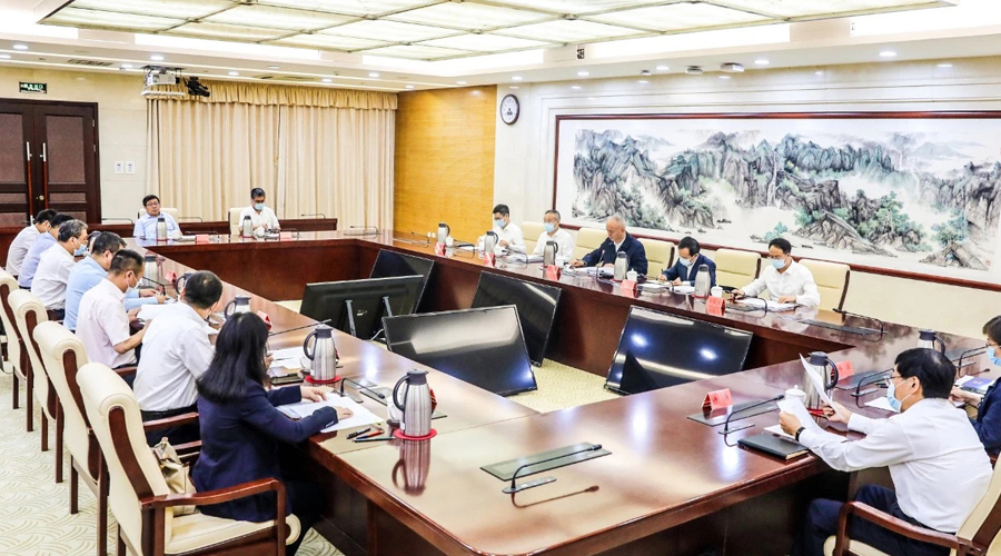 北京市委书记蔡奇在经开区调研并与企业家座谈，总裁徐烨烽受邀参加